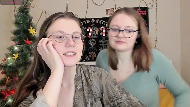 Snapshot of BebKonie chatting on 12.31.24 BebKonie online show from 12.31.24