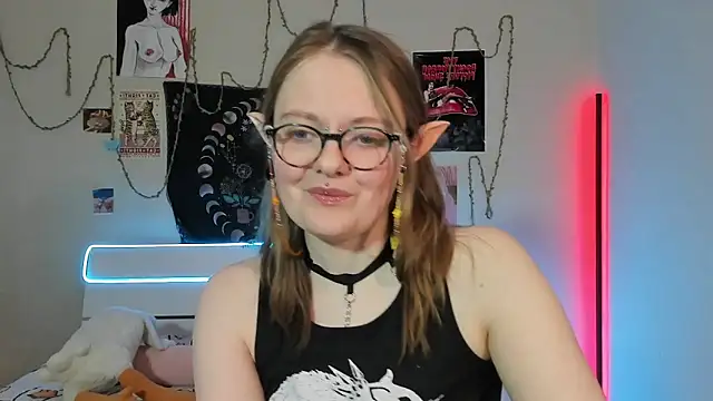 Snapshot of BebKonie chatting on 03.11.25 BebKonie online show from 03.11.25