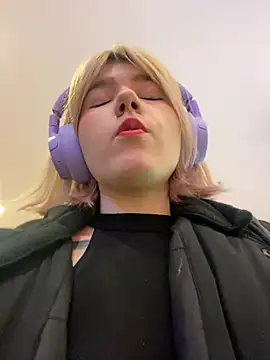 Baby  Naughty online show from 12.19.24