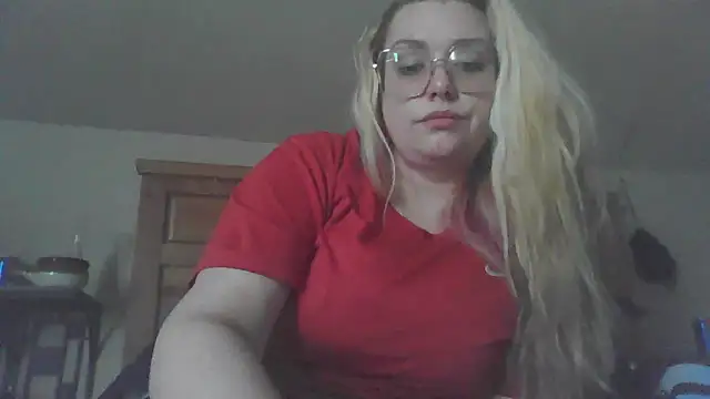 Snapshot of Lalalynn chatting on 06.11.26 Lalalynn online show from 06.11.26