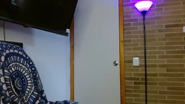 helenacyruss online show from 11.24.25