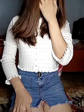 Snapshot of Girl20sexy chatting on 10.24.25 Girl20sexy online show from 10.24.25