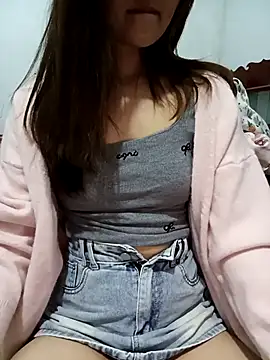 Snapshot of Girl20sexy chatting on 10.29.25 Girl20sexy online show from 10.29.25