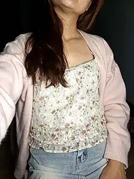 Snapshot of Girl20sexy chatting on 11.28.25 Girl20sexy online show from 11.28.25