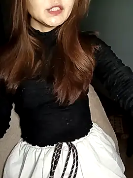 Snapshot of Girl20sexy chatting on 11.29.25 Girl20sexy online show from 11.29.25