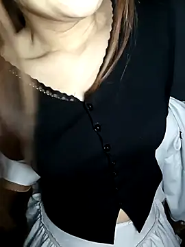 Snapshot of Girl20sexy chatting on 12.18.25 Girl20sexy online show from 12.18.25