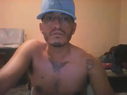Snapshot of sucxio chatting on 10.23.25 sucxio online show from 10.23.25