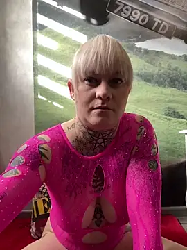 poussichienne online show from 01.31.25