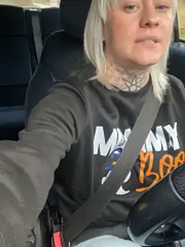 poussichienne online show from 12.19.25