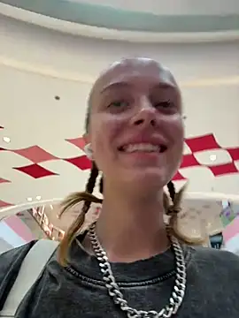 Snapshot of enjoy_my_beauty chatting on 12.15.24 enjoy my beauty online show from 12.15.24