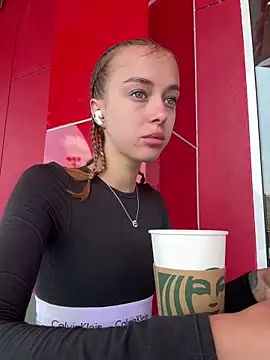 Snapshot of enjoy_my_beauty chatting on 01.22.25 enjoy my beauty online show from 01.22.25