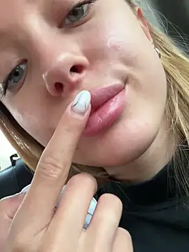 Snapshot of enjoy_my_beauty chatting on 02.03.25 enjoy my beauty online show from 02.03.25