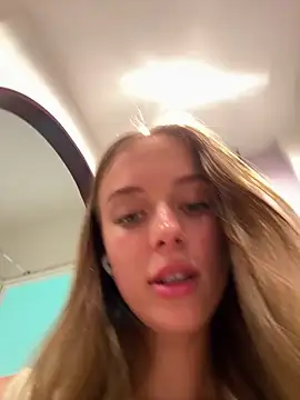 Snapshot of enjoy_my_beauty chatting on 03.01.25 enjoy my beauty online show from 03.01.25