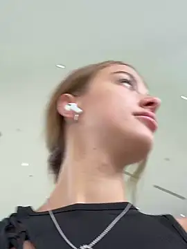 Snapshot of enjoy_my_beauty chatting on 03.15.25 enjoy my beauty online show from 03.15.25