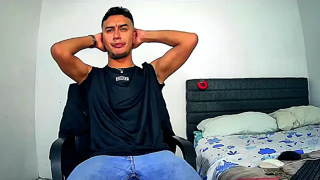 Snapshot of Kevin_Torres chatting on 11.09.25 Kevin Torres online show from 11.09.25