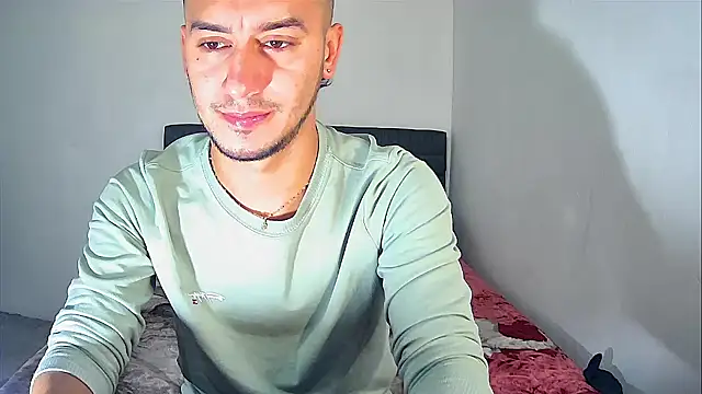 Snapshot of Kevin_Torres chatting on 11.12.25 Kevin Torres online show from 11.12.25