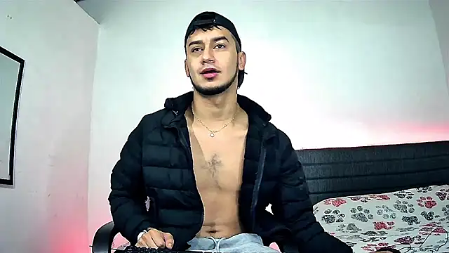 Snapshot of Kevin_Torres chatting on 12.14.25 Kevin Torres online show from 12.14.25