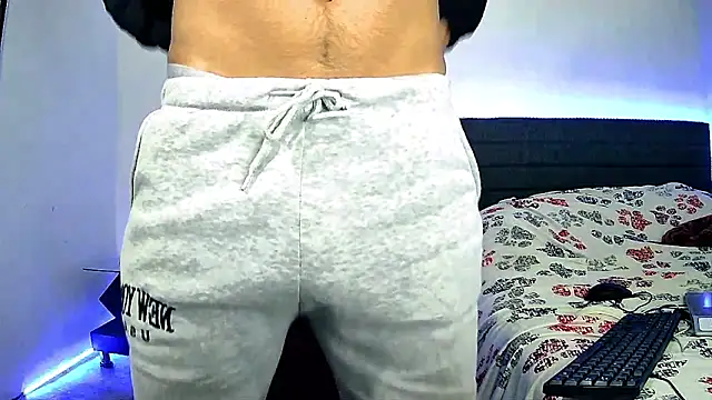 Snapshot of Kevin_Torres chatting on 12.15.25 Kevin Torres online show from 12.15.25