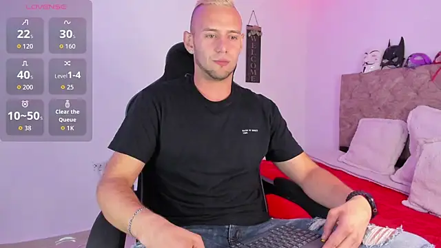 Snapshot of Damon_Bakert chatting on 10.29.25 Damon Bakert online show from 10.29.25