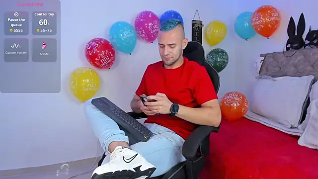 Snapshot of Damon_Bakert chatting on 11.14.25 Damon Bakert online show from 11.14.25