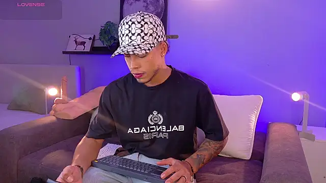 Snapshot of Ken-boy_ chatting on 04.28.26 Ken-boy online show from 04.28.26