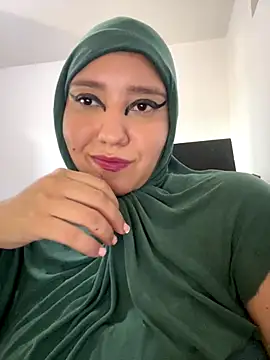 hannahayat online show from 10.24.25