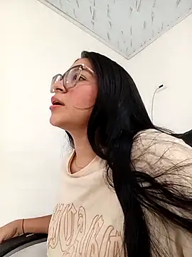 -VICKKY online show from 11.06.25