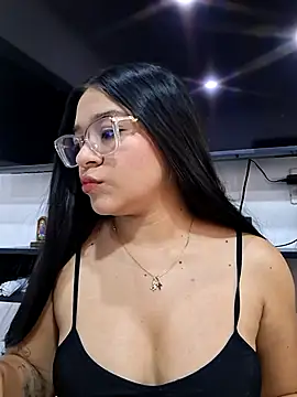 -VICKKY online show from 04.13.26