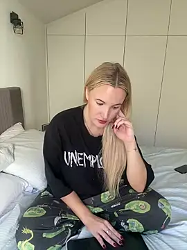 isisxoxx online show from 11.30.25