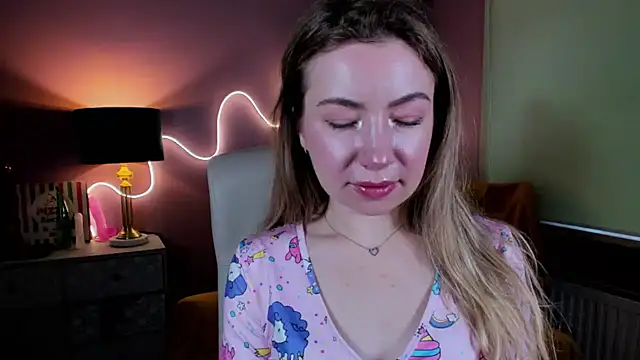 Mia Tasty online show from 11.15.25