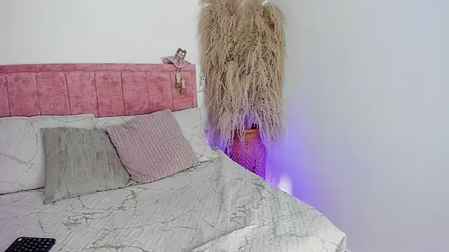 Sofiawilson  online show from 10.14.25