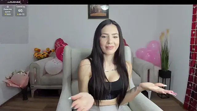 Snapshot of Emmapmg chatting on 02.11.25 Emmapmg online show from 02.11.25