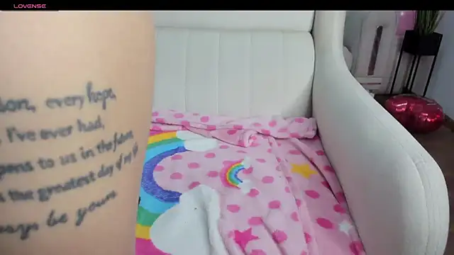 Snapshot of Emmapmg chatting on 02.18.25 Emmapmg online show from 02.18.25