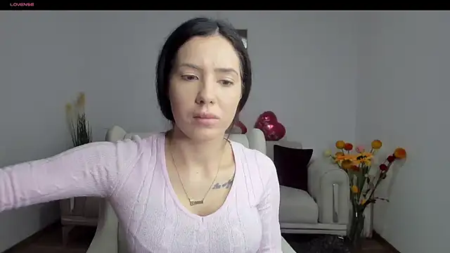 Snapshot of Emmapmg chatting on 02.22.25 Emmapmg online show from 02.22.25