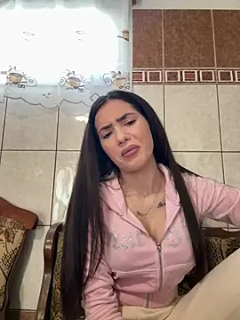 Snapshot of Emmapmg chatting on 03.04.25 Emmapmg online show from 03.04.25