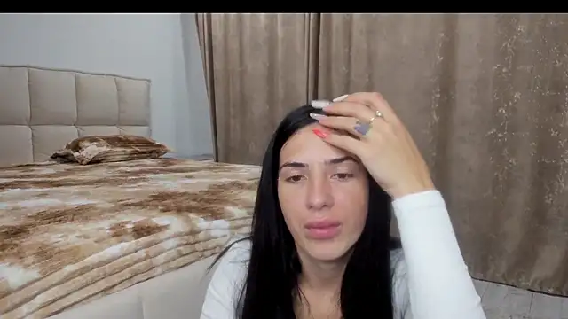 Snapshot of Emmapmg chatting on 09.29.25 Emmapmg online show from 09.29.25