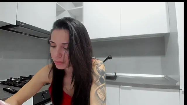 Snapshot of Emmapmg chatting on 12.03.25 Emmapmg online show from 12.03.25