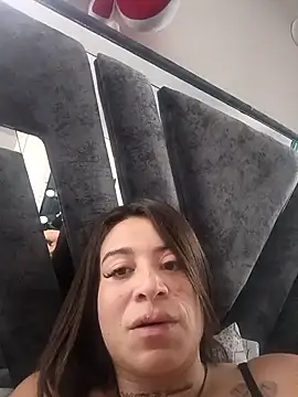 Snapshot of Alona_Evans chatting on 02.04.25 Alona Evans online show from 02.04.25