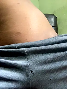 Snapshot of hottbooyy chatting on 12.04.25 hottbooyy online show from 12.04.25