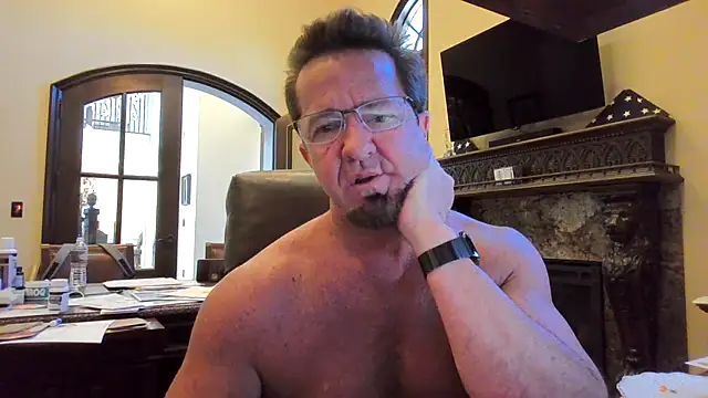 Snapshot of sluttydylan chatting on 04.21.26 sluttydylan online show from 04.21.26