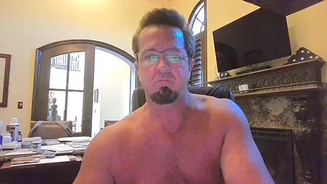 Snapshot of sluttydylan chatting on 04.28.26 sluttydylan online show from 04.28.26