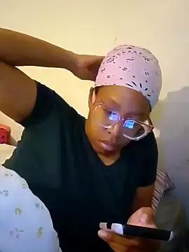 Snapshot of madamsensuale chatting on 01.09.25 madamsensuale online show from 01.09.25