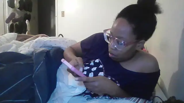 Snapshot of madamsensuale chatting on 02.15.25 madamsensuale online show from 02.15.25