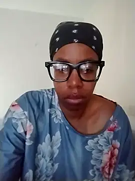 Snapshot of madamsensuale chatting on 12.16.25 madamsensuale online show from 12.16.25