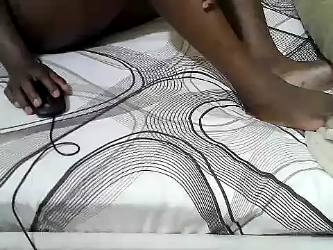 Snapshot of Quincy_joyy chatting on 11.10.25 Quincy joyy online show from 11.10.25