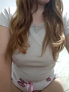 Snapshot of lucyredhead chatting on 02.11.26 lucyredhead online show from 02.11.26