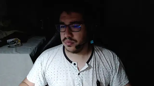 thealfawolf01 online show from 10.14.25