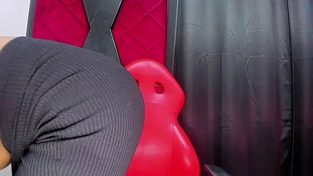 hanna slut  online show from 01.12.25