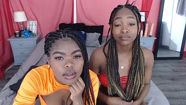 Snapshot of AdelynYasmin chatting on 03.04.25 AdelynYasmin online show from 03.04.25