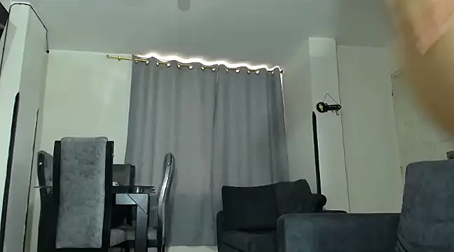 Snapshot of julianamorant chatting on 03.18.25 julianamorant online show from 03.18.25